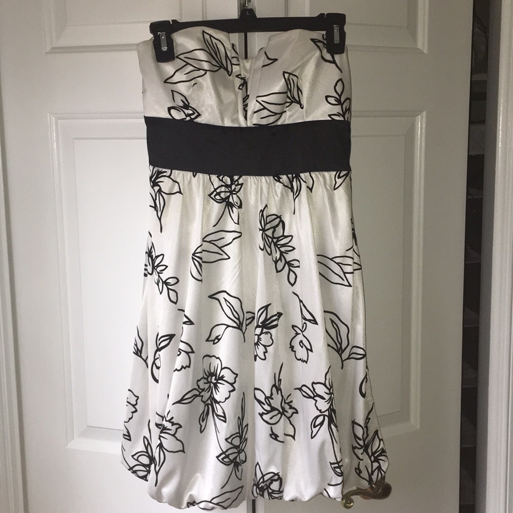 Black and White Formal Strapless Dress